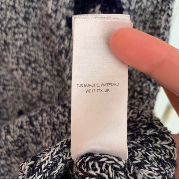 Star Sweater Knit Blue and White Long Sleeve Long Length - Picture 9 of 10